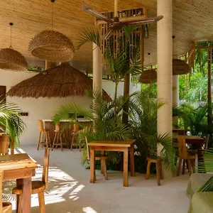 muuk-tulum-beautiful-swim-up-studio-with-private-terrace.tulum-hotels.net/